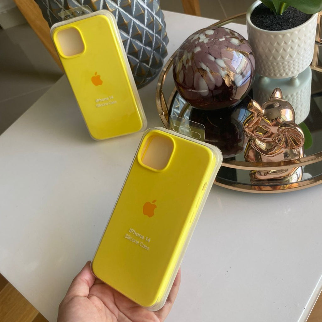 Silicone Case iPhone 14 Pro Color Amarillo - iPhone Store Cordoba