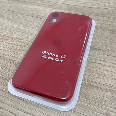 Silicone Case Rojo Oscuro iPhone 11 (Cerrado Cámara)